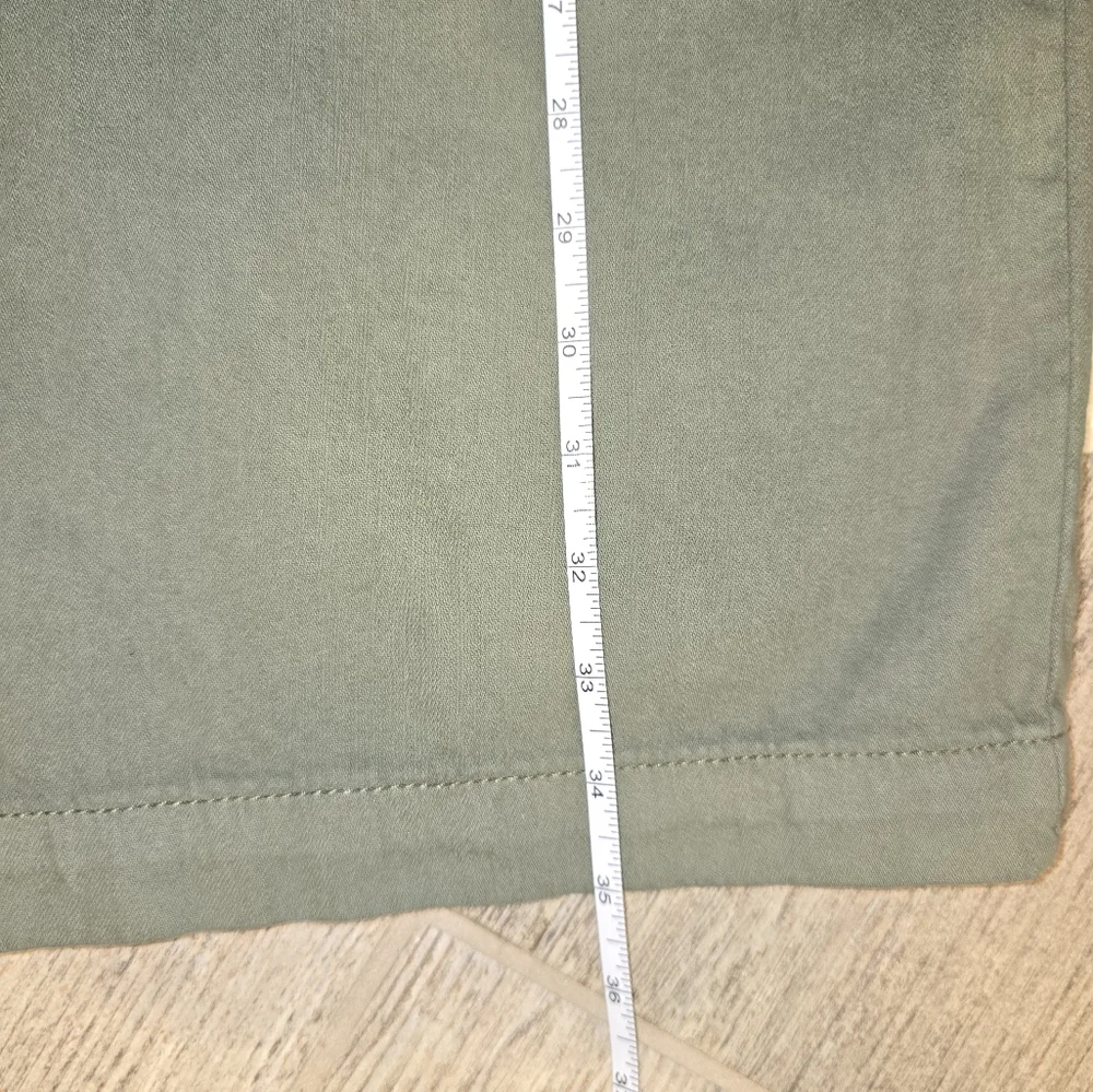 Old Navy High-Waisted Super Wide-Leg Drapey Pants - Picture 9 of 10
